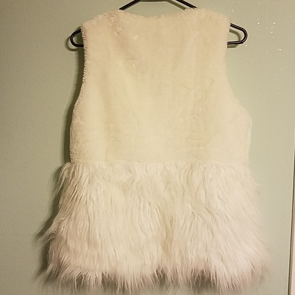 Love Culture Ivory Faux Fur Vest - Picture 2 of 6